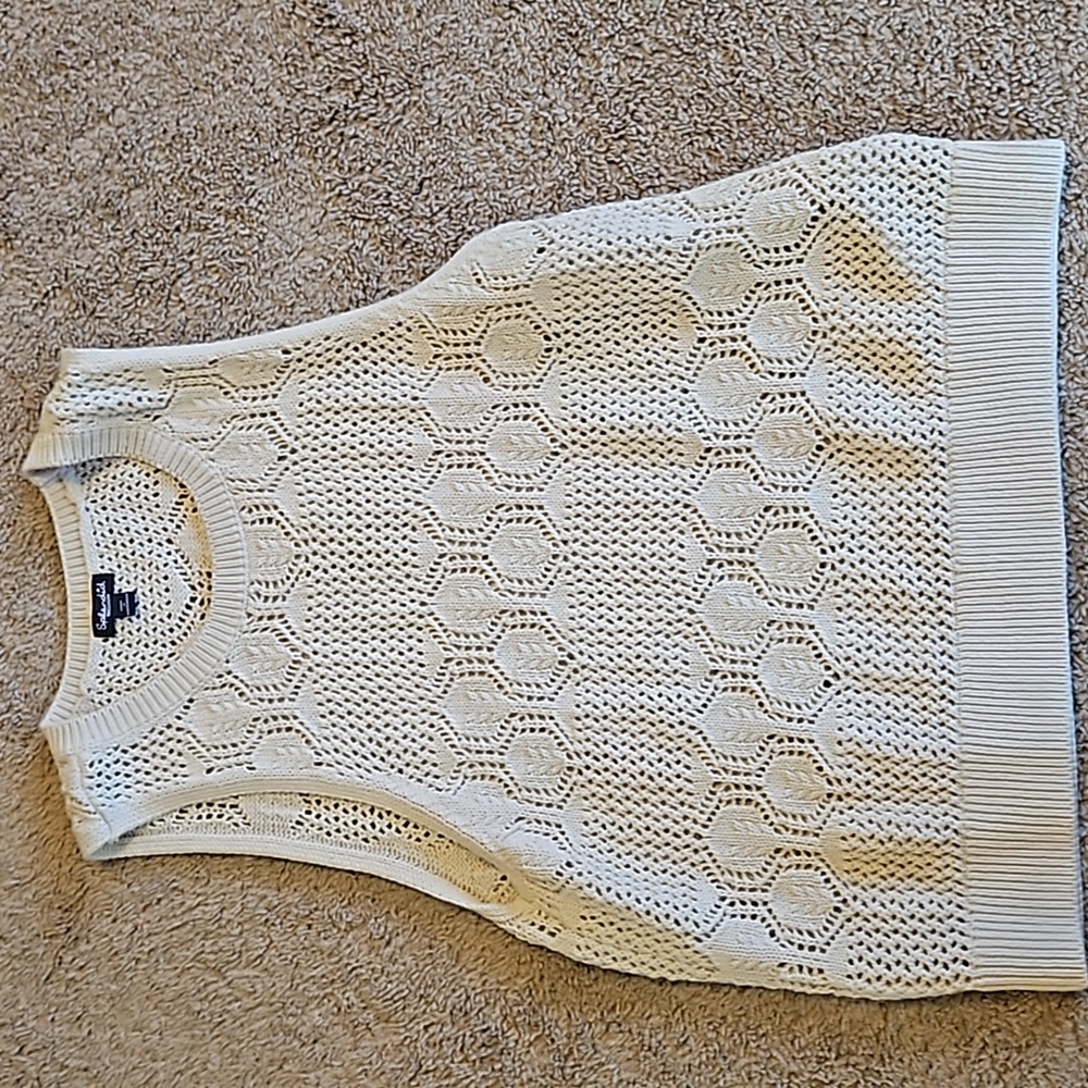 NEVER WORN sleeveless sweeter